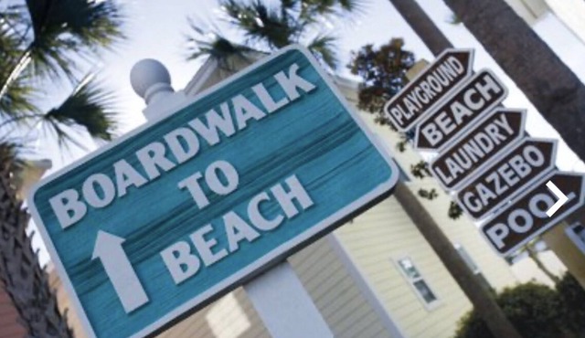 Beach Access- Charming resort, sleeps 4-6, kitchen, laundry, pool & grill area