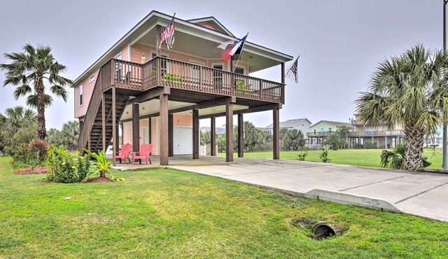 Beach Access, Fishing Pier & Views: Galveston Home