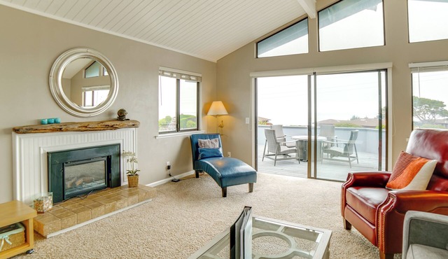 Beach Access & Hot Tub: Coastal Gem in Manchester