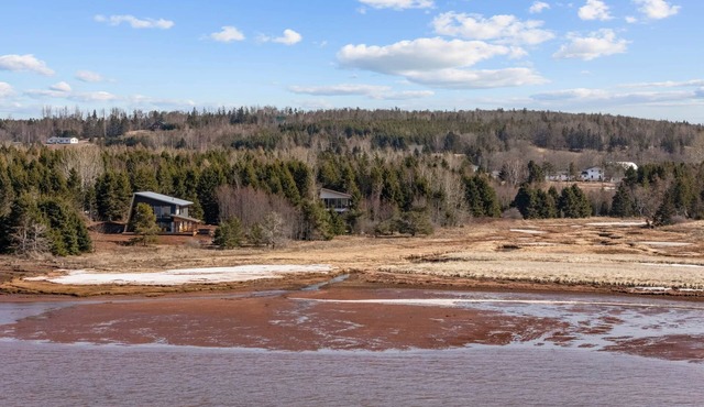 Beach Access, Hot Tub, Meadow's Edge in Bonshaw