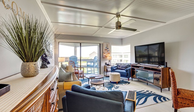 Beach Access: Ocean-view Condo w/Screened Balcony