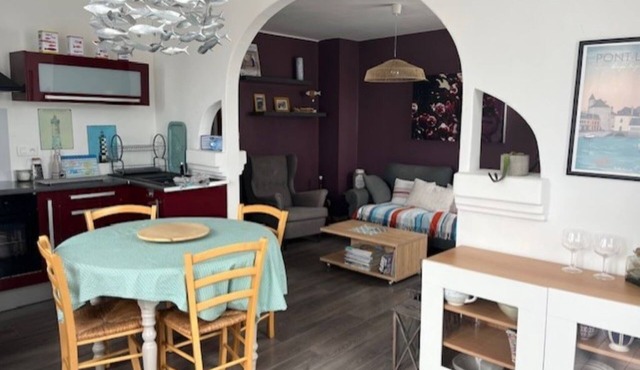 Beach accommodation on foot