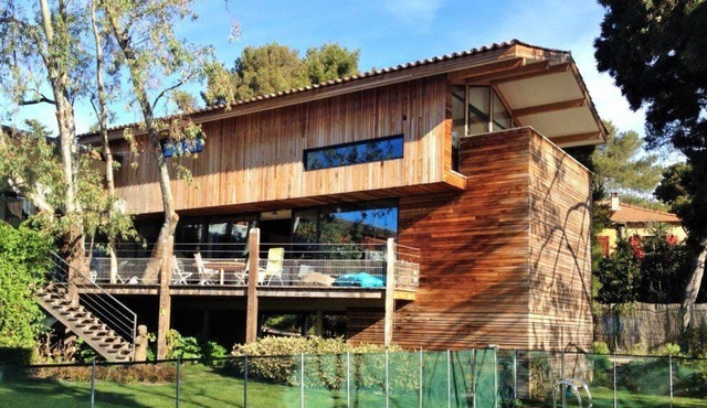 Beach and shops on foot, Swimming pool, Boules pitch, Ping Pong, Table football... Air...