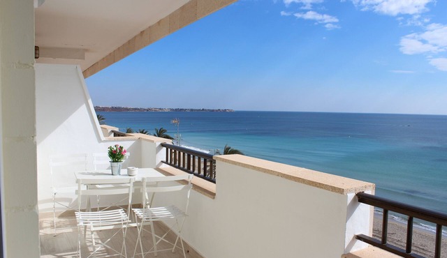Beach Apartment Sea Line - Beach Apartment 1st line QUESADA APARTMENT
