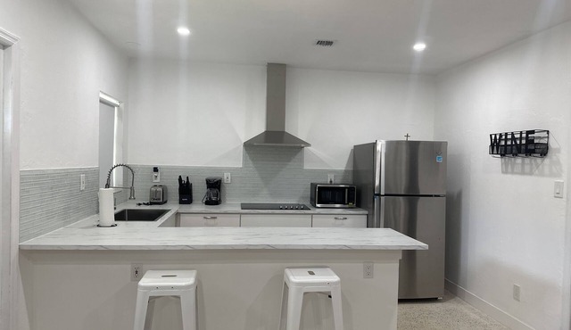 Beach Apartment in Hollywood