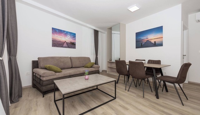 Beach apartment Mara 1 50m to the sea,modern apartment in the center of the town