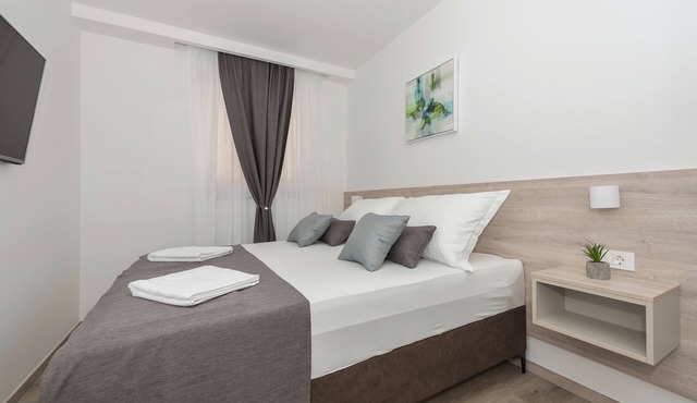 Beach apartment Mara 3 50m to the sea,modern apartment in the center of the town