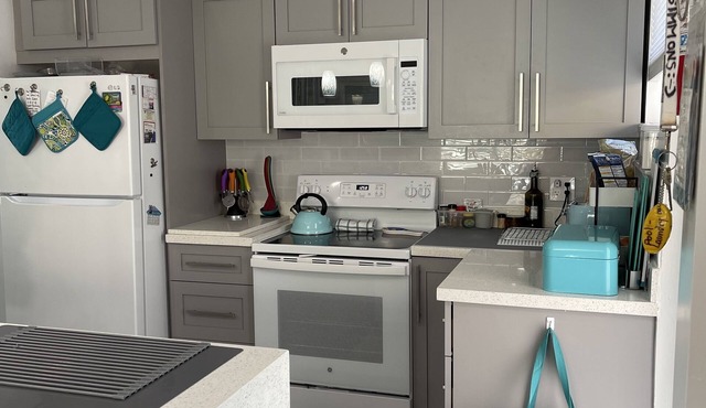 Beach Art Deco Cottage