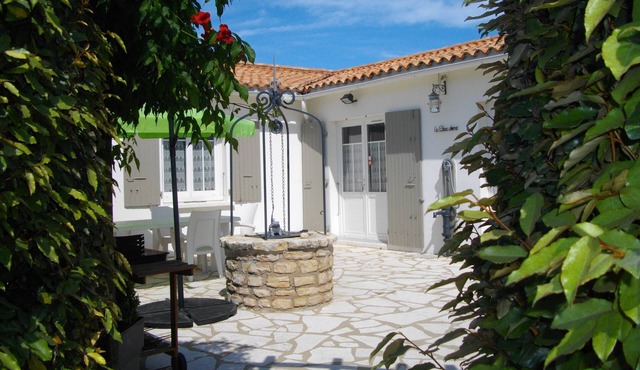 Beach at 15min and shops at 300m, ideal home for families and friends