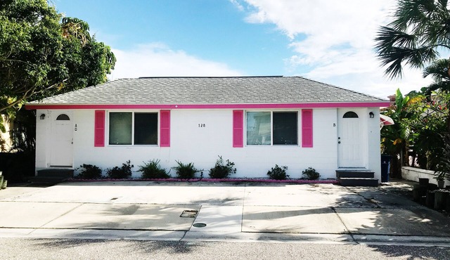 Beach Ave Escape Unit A - just steps from the Beach!