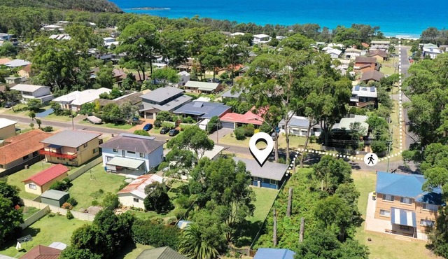 Beach Bangalow in Narrawallee