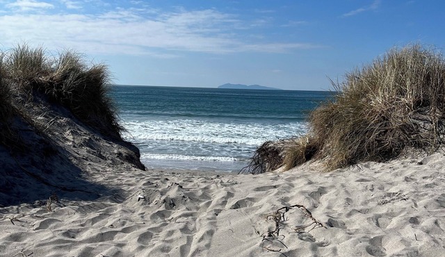 Beach Bliss Bowentown, Waihi Beach! Four beaches within a stone's throw!