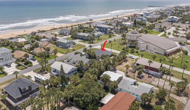 Beach Bliss:Cozy Home w/Bikes, BBQ & Firepit
