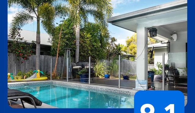 Beach Bliss, Private Bedroom, Private Lounge & Bathroom, plus Netflix, Wifi