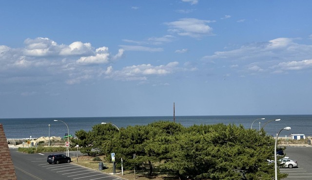 Beach Block 4 bedroom home