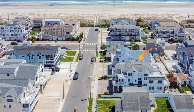 Beach Block 5BR/3.5BA ~ Ocean-View Decks ~ Garage Bar ~ Sleeps 10 ~ Sea Isle