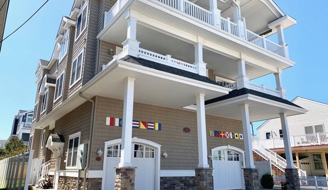 Beach Block 6 Bedroom Condo walking distance to downtown.