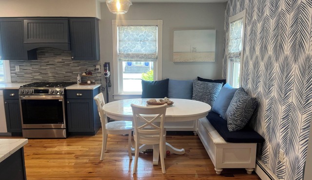 Beach Block! Beach Tags, Central AC, Grill and Patio!