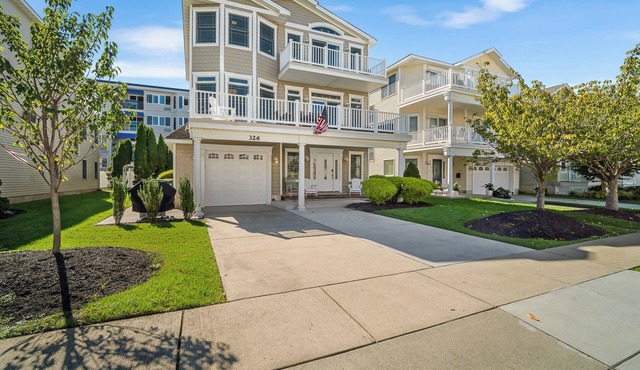 Beach Block, Open Floor plan for entertainment, elevator & ocean views