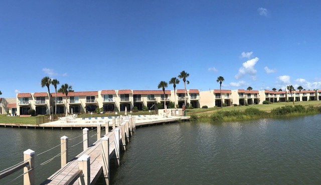 Beach & Boating & Fishing Paradise! With 2 Kayaks Included!