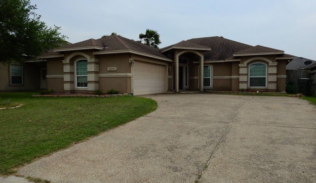 Beach Break 4-bedroom house in fabulous Corpus Christi with Remote office