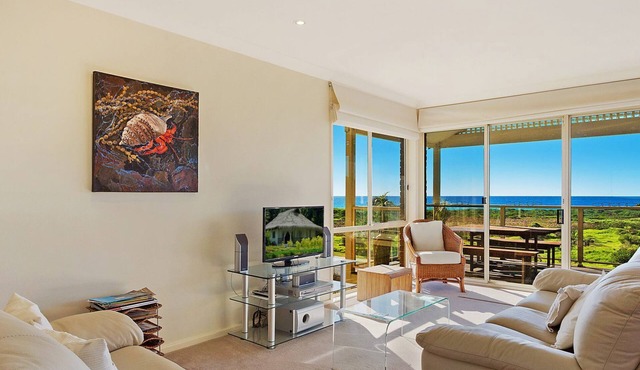 Beach Breakers Apartment - Stunning Views