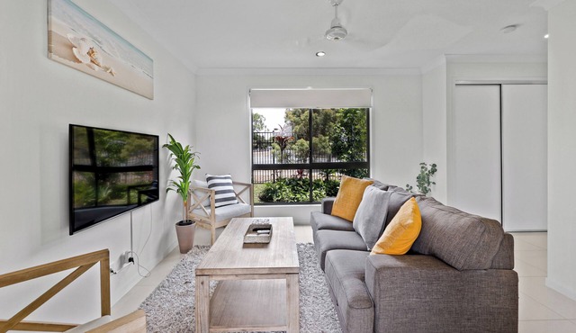 Beach Breeze Holiday Home 2