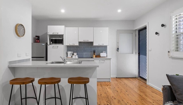 Beach & Brew-Modern 1-Bedroom in Trendy Merewether