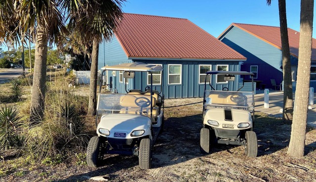 Beach Bum Cottages - Sleeps up to 20 - Steps to Gulf Beach Access, Onsite Pool