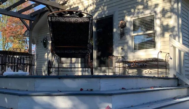 Beach Bungalow “Anchor Down” 5 min walk to sand!