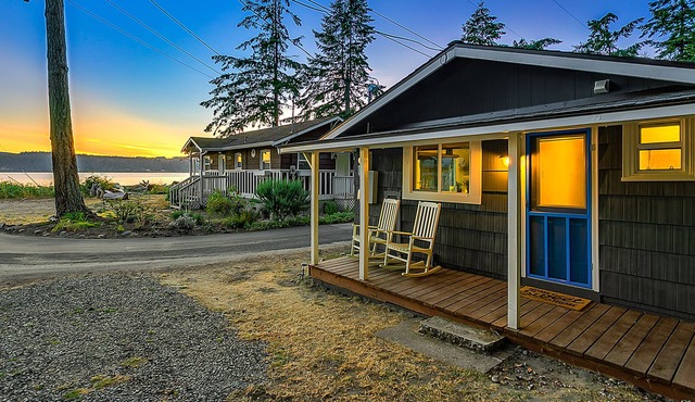 Beach Bungalow Close to Sundin Beach – North End of Camano Island