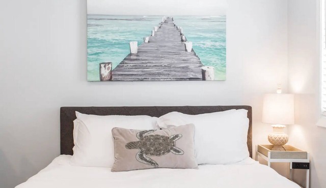 Beach Bungalow Getaway ★ Chain O Lakes