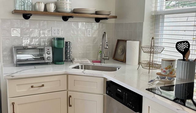 Beach Bungalow in Asbury Park, NJ, centrally located 5 blocks from beach