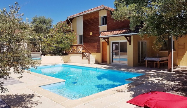 Beach by feet and bike, surfing- & golf-paradise