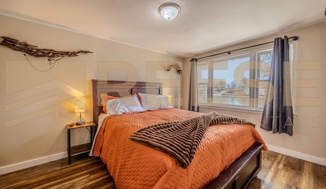 Beach Cabin #1, Private/Shared Beach - Cabin #1