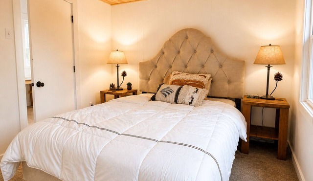 Beach Cabin Near White Bear Lake 2-Min Walk to Lake Fire Pit Sleeps 5