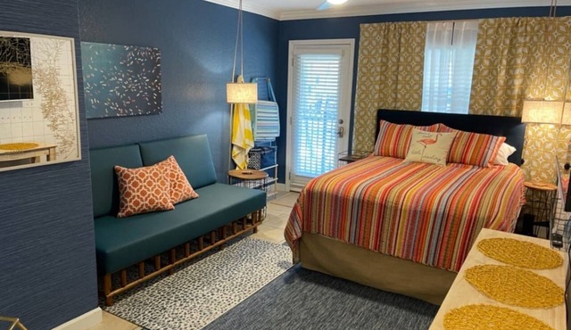 Beach-Chic Vacation Getaway Studio Pool & Beach!