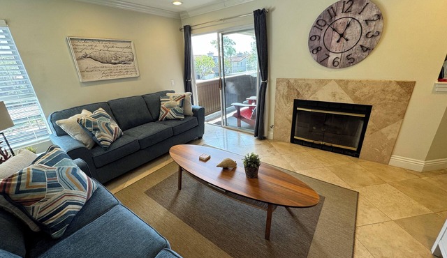 Beach Close 1BR Retreat Sleeps 4 Fireplace - Beach Trail Bungalow