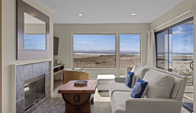 Beach Condo: Pelican 78