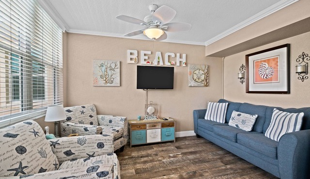 Beach Condo W/Heated Pool - Steps to Sand - Clearwater Beach Suites 205
