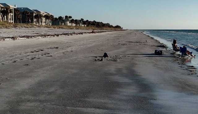Beach Cottage 10 Steps to Pool, 45 Steps to Beach, Free Parking, No resort fees