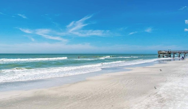 Beach Cottage 1214, Gulf Front 3BR, Heated Pool, Hot Tub, Sleeps 11