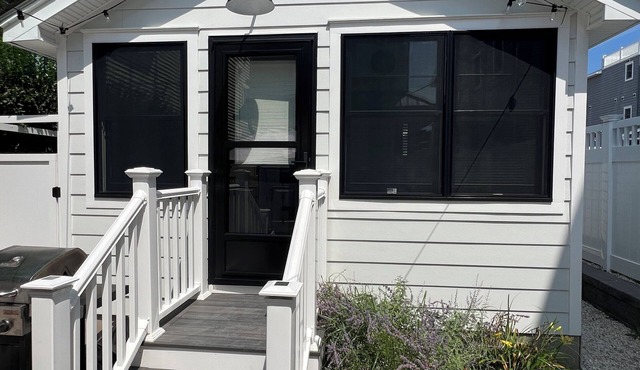 Beach Cottage, 3 from the beach!