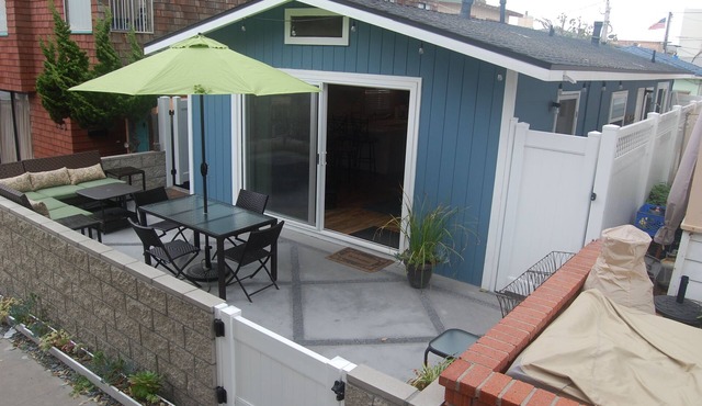 Beach Cottage - 4th from Ocean, Private Patio, Ocean View, now with A/C