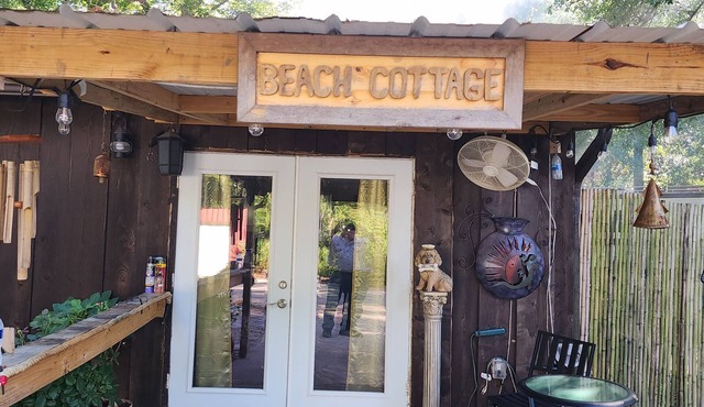 Beach Cottage 5min walk to bay or 5 min. Travel to Gulf of Mexico