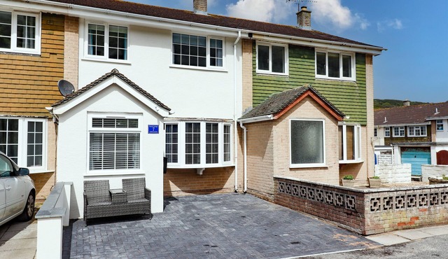 BEACH COTTAGE, pet friendly, country holiday cottage in Portreath