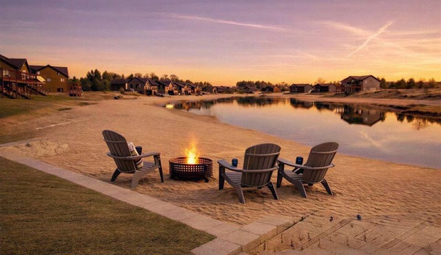 Beach Cottage Private Lake Sleeps 14