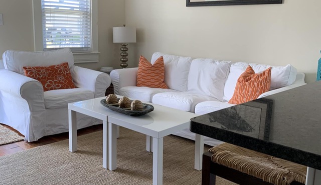 Beach Cottage Steps Away From Easton's (First) Beach