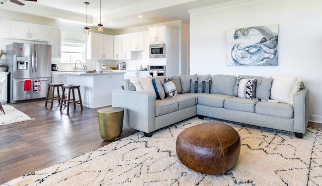 Beach Cottage w/ 3BR Ocean view and Balcony