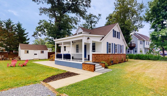 Beach cottage with firepit, grill, outdoor areas, AC, & W/D